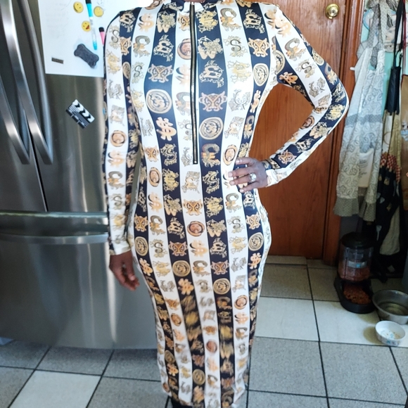 Dress - Picture 2 of 5